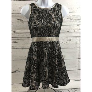 me. n .u Junior Dress Size Small / Bin8